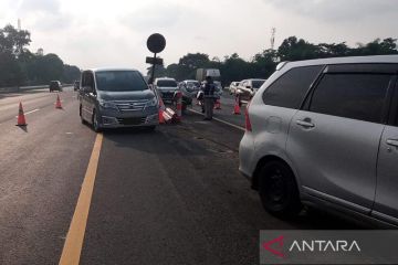 Contraflow diterapkan atasi kepadatan jalan Tol Jakarta-Cikampek