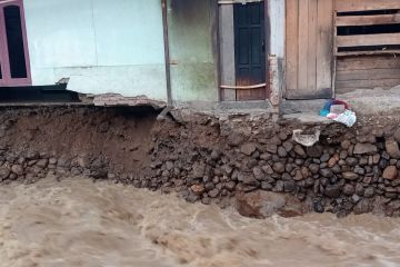 BPBD Lebak :Dua rumah warga terancam longsor akibat sungai meluap