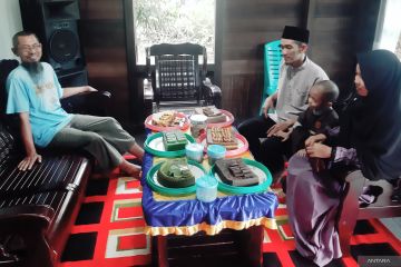 Tradisi saling berkunjung saat lebaran di Sambas masih lestari