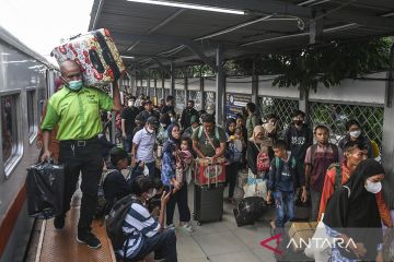 43.500 pemudik balik padati stasiun Daop 1 Jakarta pada H+3 lebaran