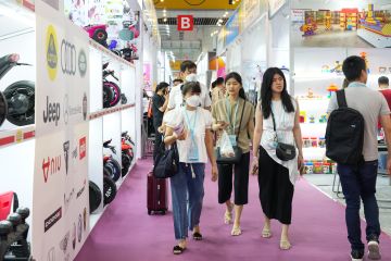 Menjajal "shopping" di Canton Fair, China