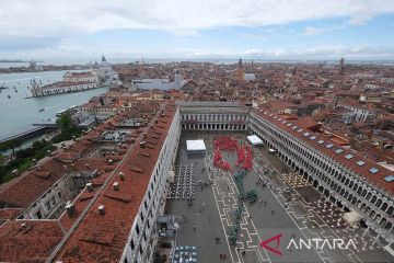 Warga Venesia rayakan festival sekuntum mawar