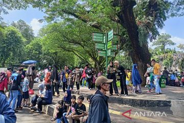 Pengelola Taman Margasatwa Ragunan imbau pengunjung tidak merokok