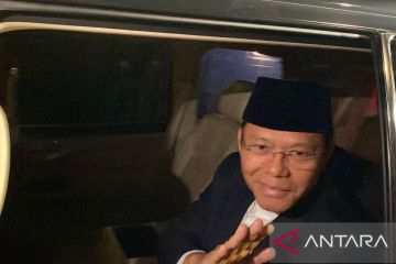 Mardiono tiba di kediaman Airlangga untuk pertemuan KIB