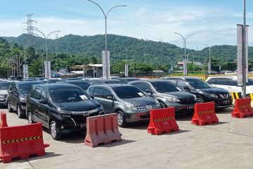 Kendaraan pribadi padati dermaga eksekutif Pelabuhan Merak