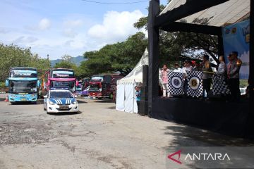 Puluhan bus antar warga Wonogiri balik ke Jakarta secara gratis