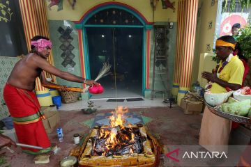 Melihat prosesi ritual Maha Puja di Aceh
