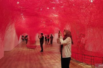 Menyelami kehidupan melalui karya Chiharu Shiota "The Soul Trembles"