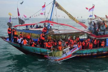 Tradisi Pesta Lomban Kupatan di Jepara