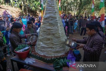 Festival Getuk Raksasa di Batang