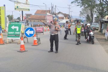 Polisi sebut arus kendaraan dari Garut menuju Bandung masih ramai