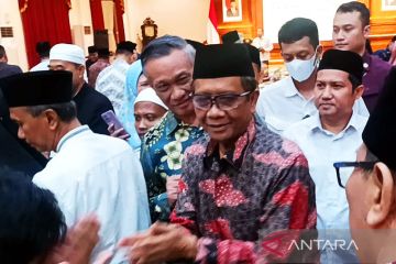 Mahfud MD tegaskan belum waktunya masuk ke arena bursa cawapres