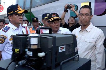 Menko PMK dan Menhub tinjau kesiapan angkutan lebaran di terminal