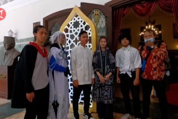 Ratusan warga datangi open house Gibran di Loji Gandrung