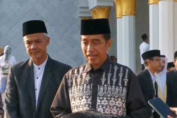 Jokowi, Ganjar, hingga menteri shalat Id di Masjid Raya Sheikh Zayed