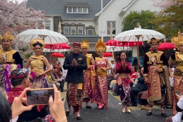 Kala nuansa Bali dan sakura berbaur di Tokyo