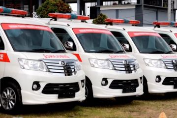 Menhan serahkan 20 Ambulans untuk Rumah Sakit di Sumbar
