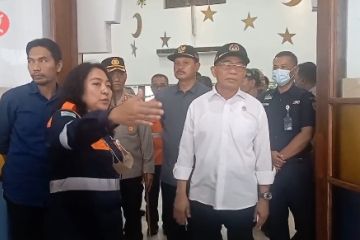 Minta KAI cabut syarat booster bagi pemudik, Menko PMK telepon Menhub