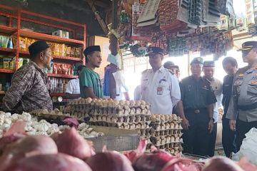 Pemkot Lhokseumawe secara intensif cek pasar cegah penimbunan