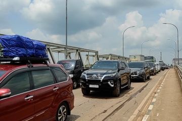 Pemudik padati Jalan Lintas Timur Sumatera