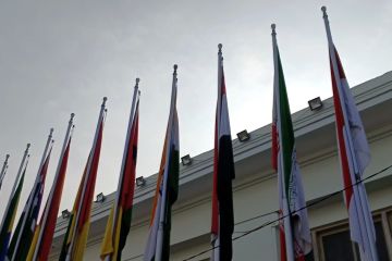 Pengibaran 109 bendera negara tandai puncak peringatan KAA di Bandung