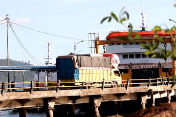 Penyeberangan Padang-Mentawai didominasi angkutan logistik