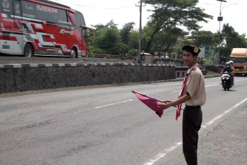 Pramuka bantu amankan jalur mudik di Pantura