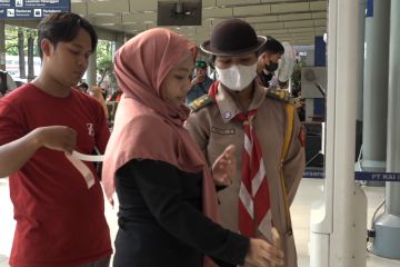 Pramuka bersiaga bantu kelancaran arus balik di Stasiun Pasar Senen