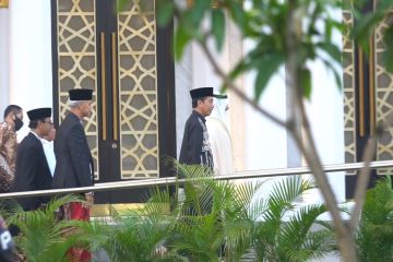 Presiden Jokowi tiba di Masjid Sheikh Zayed Solo untuk shalat Id