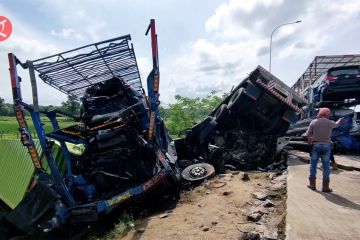 Kecelakaan beruntun di tol Semarang-Boyolali tewaskan 6 orang