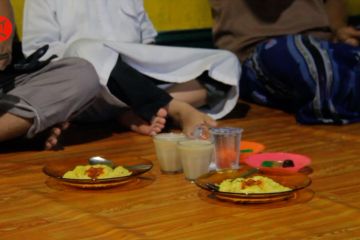 Mencicipi Bubur Pecak Samarinda untuk berbuka