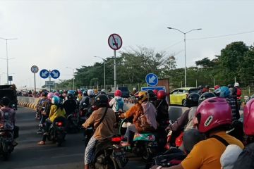 Polisi longgarkan pengamanan bagi pemudik yang lintasi Suramadu