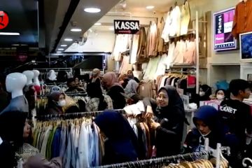 Jelang lebaran, jual beli di Pasar Baru Bandung meningkat lagi