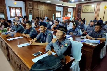 Kesbangpol Batang libatkan puluhan RT dalam pengawasan orang asing