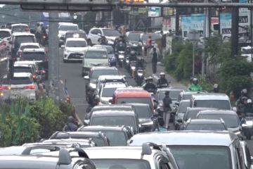 Lalu lintas di jalur Puncak didominasi kendaraan ke arah Jakarta