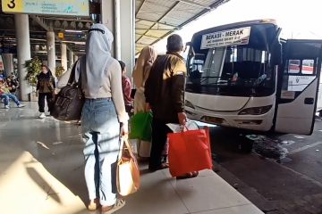 Terminal Terpadu Merak dipadati penumpang arus balik asal Sumatera