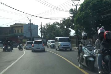 Urai kemacetan mudik, Polres Garut berlakukan One Way di Limbangan