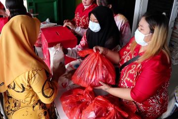 Warga Tionghoa di Aceh bagi-bagi paket sembako Ramadhan