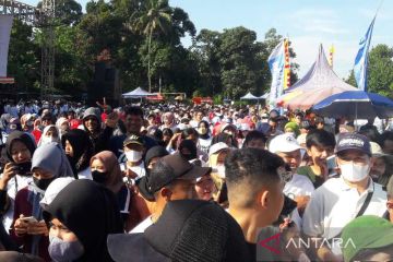 Ribuan pekerja jalan sehat warnai Hari Buruh di Temanggung