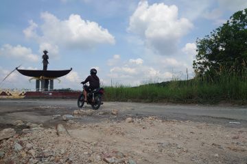 Warga Lampung Selatan berharap jalan ke Desa Sabah Balau diperbaiki