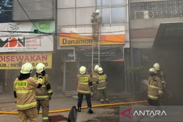 Ruko Bank Danamon di Duren Sawit terbakar