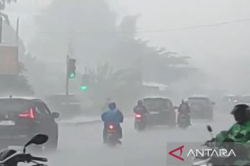 Jakarta Selatan dan Timur diprakirakan hujan Selasa siang
