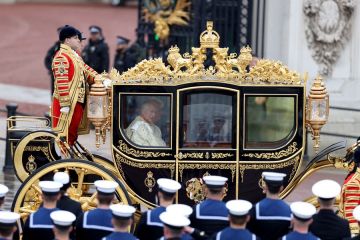 Charles diangkat jadi raja di penobatan pertama Inggris dalam 70 tahun