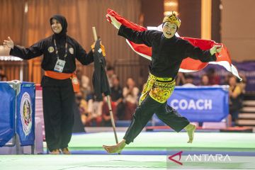 Medali emas silat seni tunggal putri SEA Games Kamboja