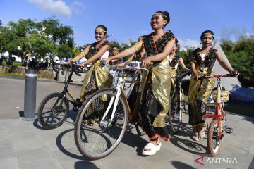 Sepeda bambu untuk cenderamata KTT ASEAN