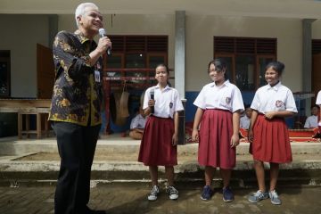 Gubernur Jateng larang sekolah negeri tahan ijazah alasan apapun