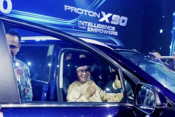 Proton tegaskan kehadirannya di segmen NEV lewat Proton X90