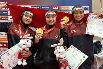 Tim kun bokator putri merasa emosional usai raih emas untuk Indonesia