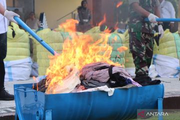 Pedagang demo, Teten: Tak ada revisi soal impor pakaian bekas