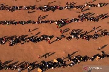 Jumlah migran menyeberang di perbatasan AS-Meksiko menurun